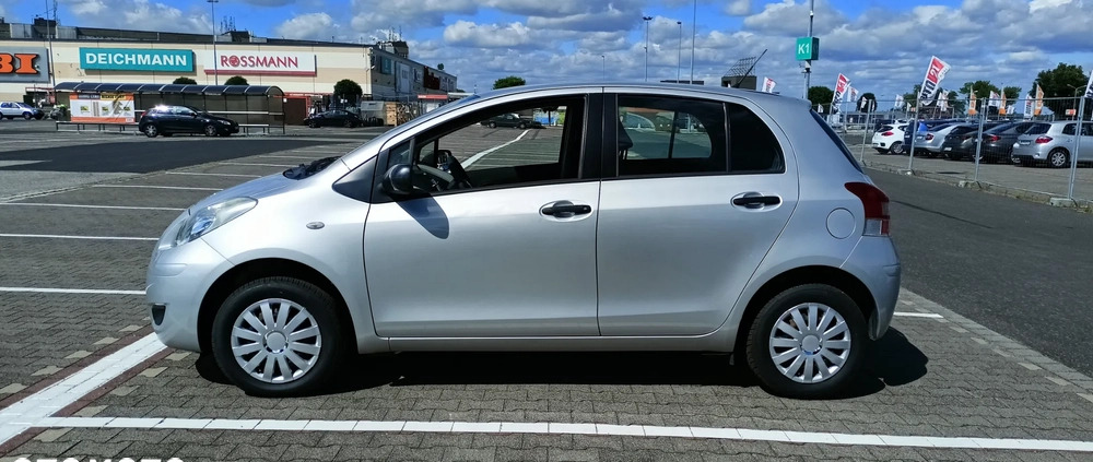 Toyota Yaris cena 22900 przebieg: 140649, rok produkcji 2011 z Międzyrzecz małe 466